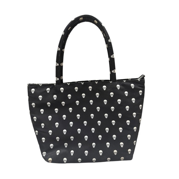 Betsey Johnson Skull Print Insulated
Lunchbox - Picture 4 of 6